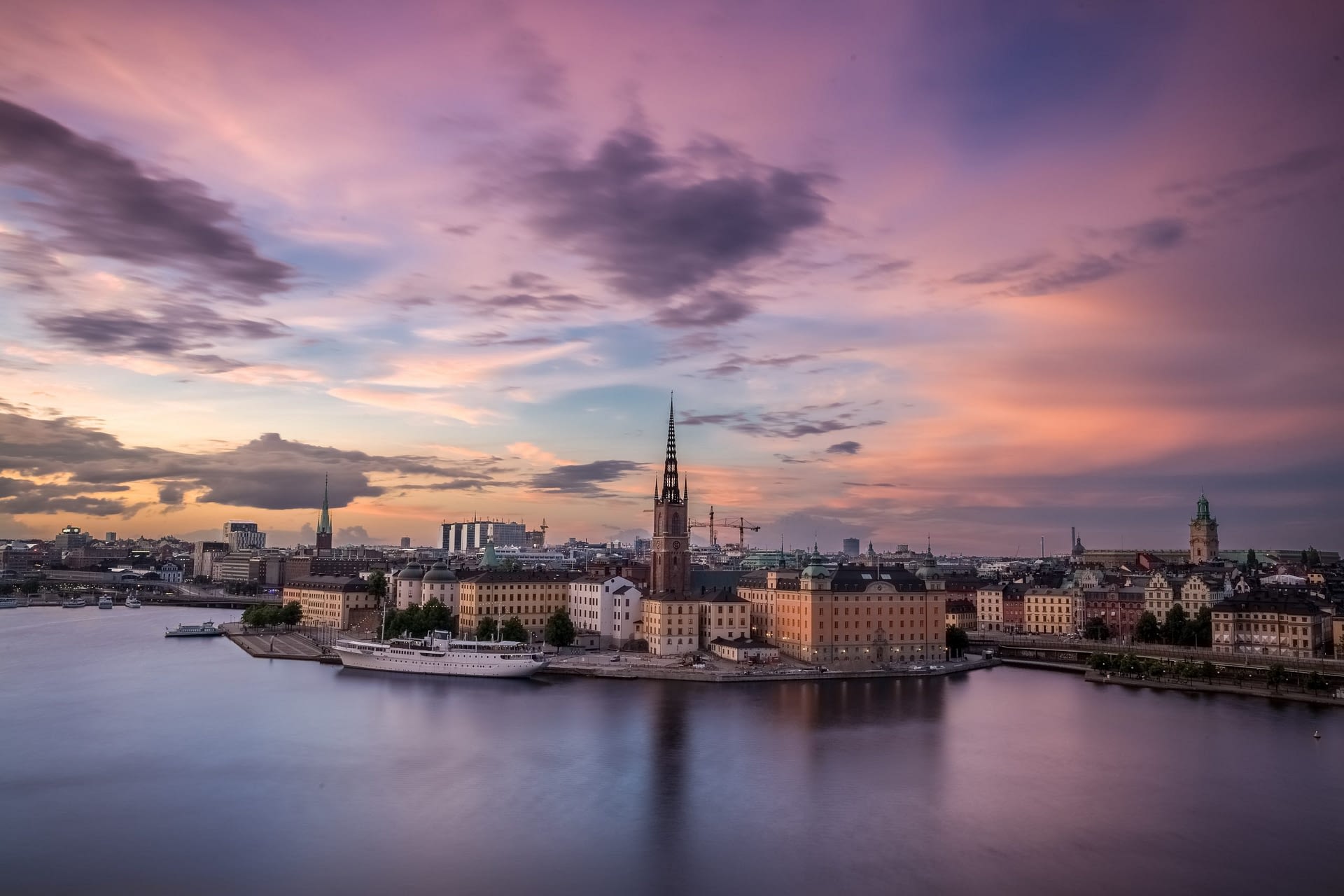 Raphael Andres on Unsplash Raphael Andres on Unsplash